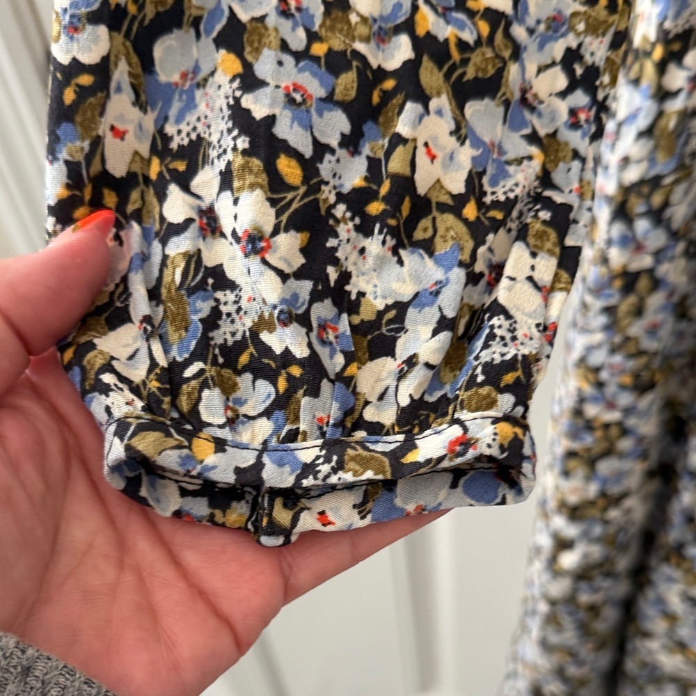 Levi's Multi Floral V‑Neck Button Midi Dress - Picture 4 of 12